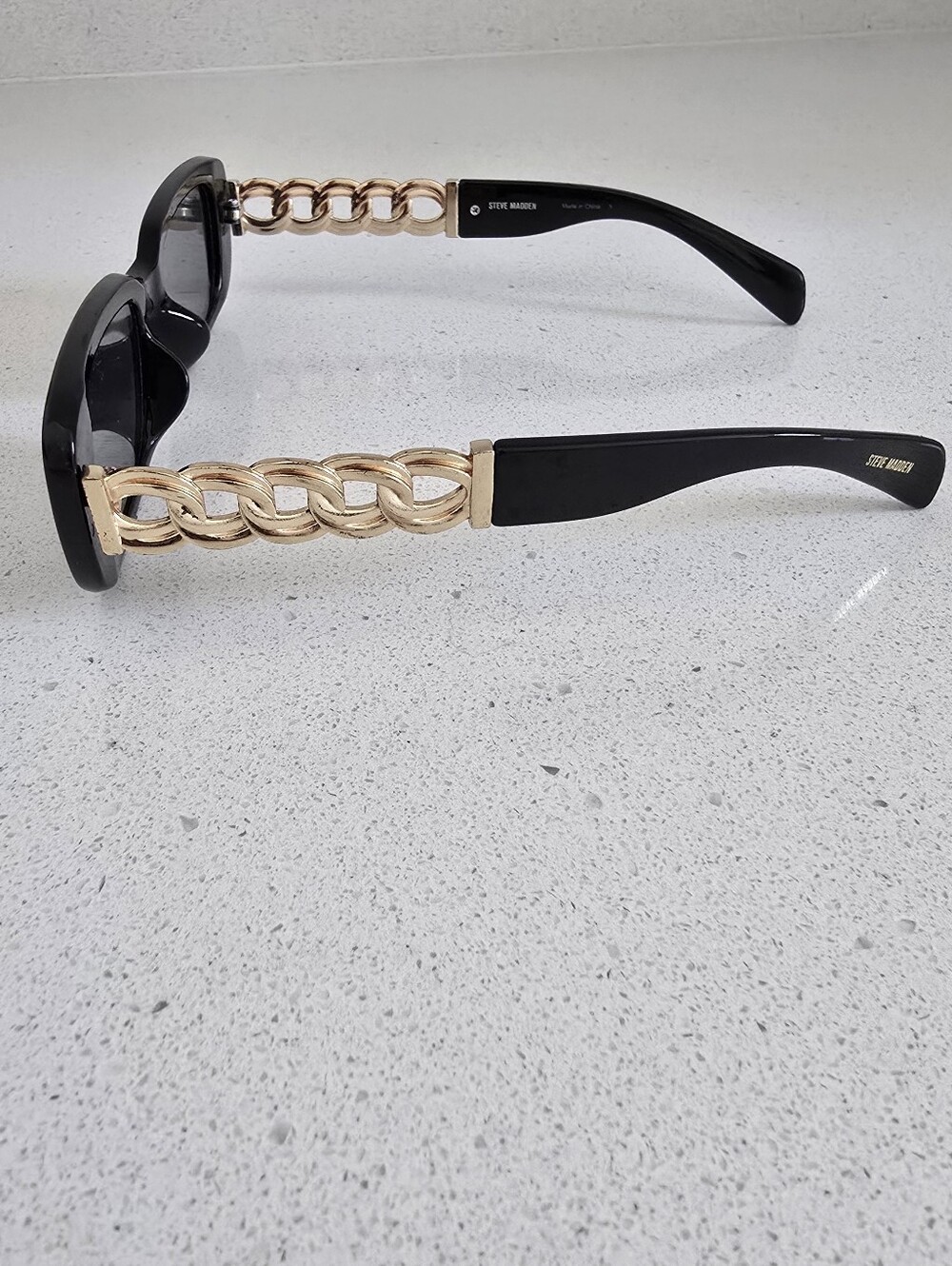 Steve Madden Black Rectangular Sunglasses with Gold Chain Accent - Picture 7 of 8